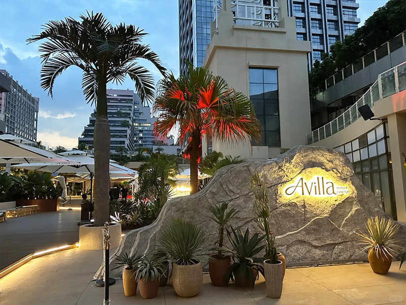 ���ڳ��и��� • �ȼ�����;���